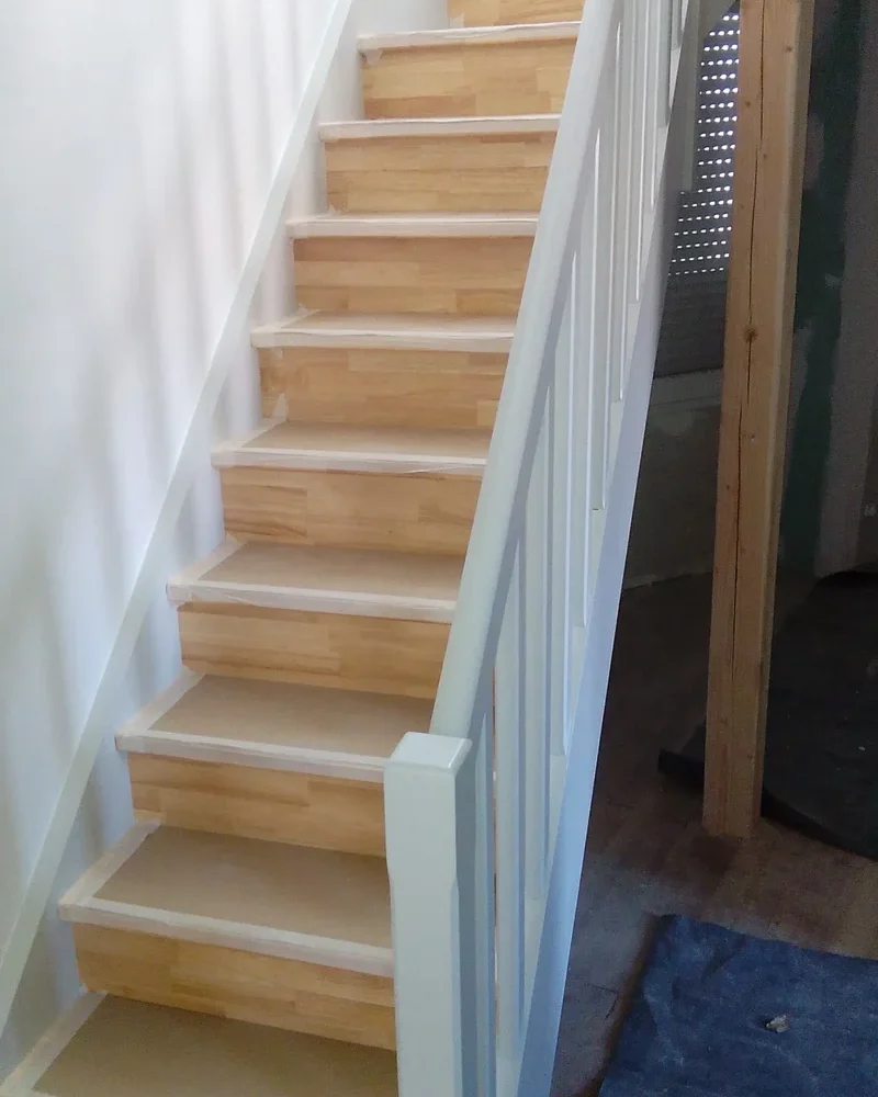Réalisation escalier, SARL Charruyer Jérôme, menuisier à Frozes